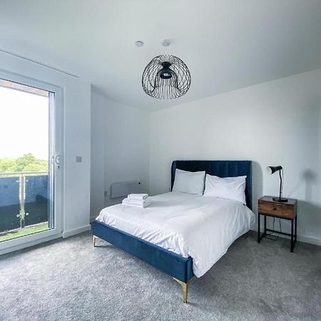 Bayard Plaza Penthouse Apartments Питерборо Екстериор снимка