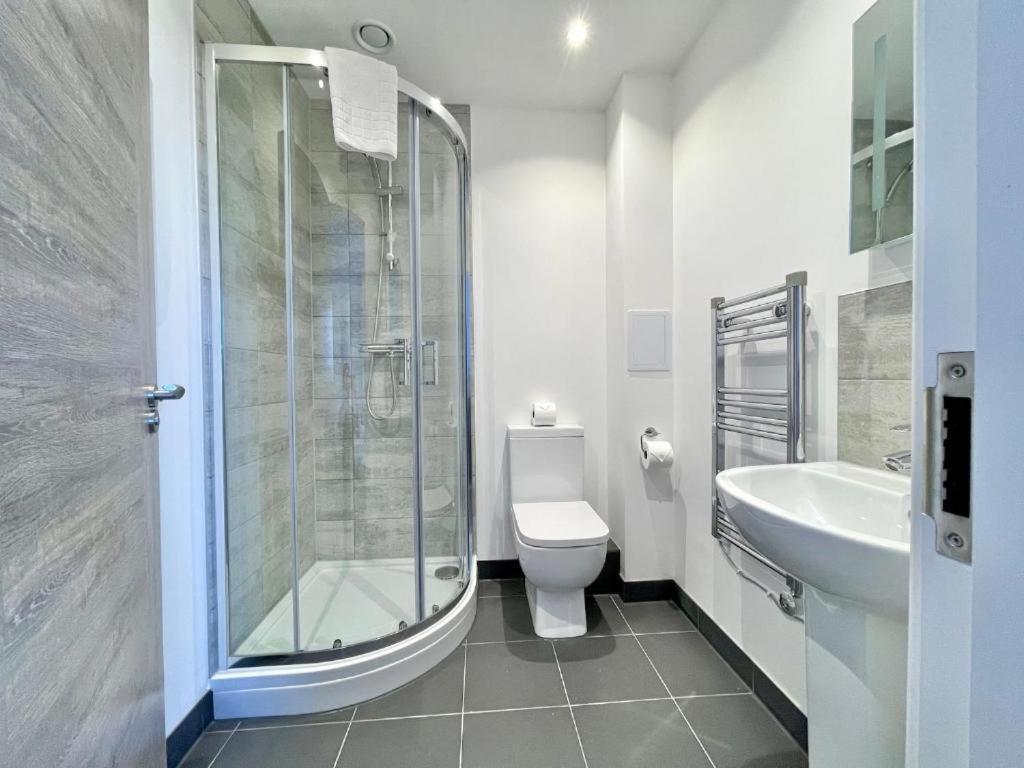 Bayard Plaza Penthouse Apartments Питерборо Екстериор снимка