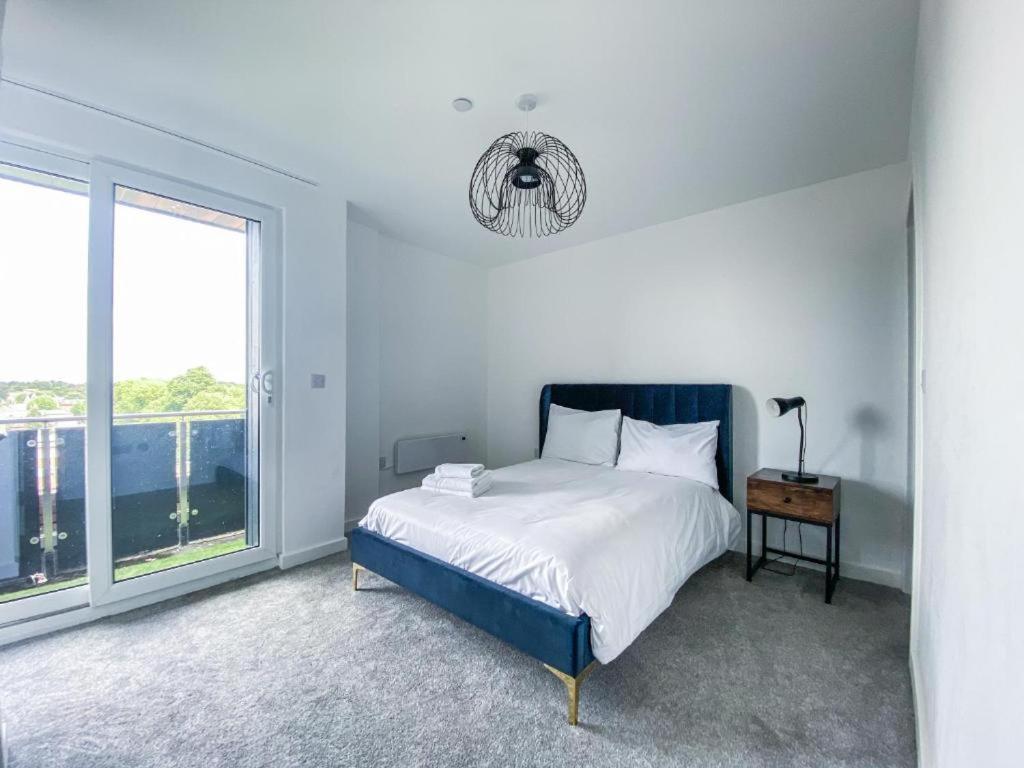Bayard Plaza Penthouse Apartments Питерборо Екстериор снимка