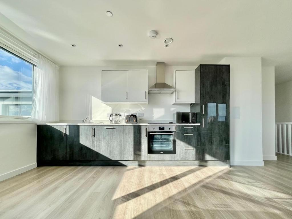 Bayard Plaza Penthouse Apartments Питерборо Екстериор снимка