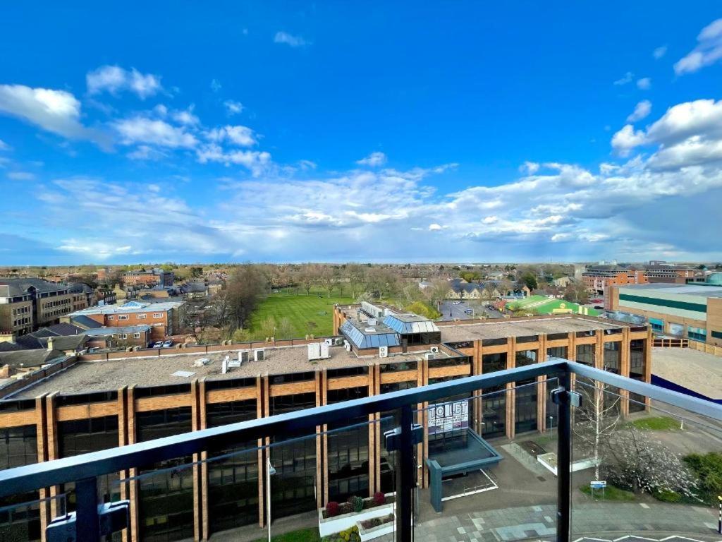 Bayard Plaza Penthouse Apartments Питерборо Екстериор снимка