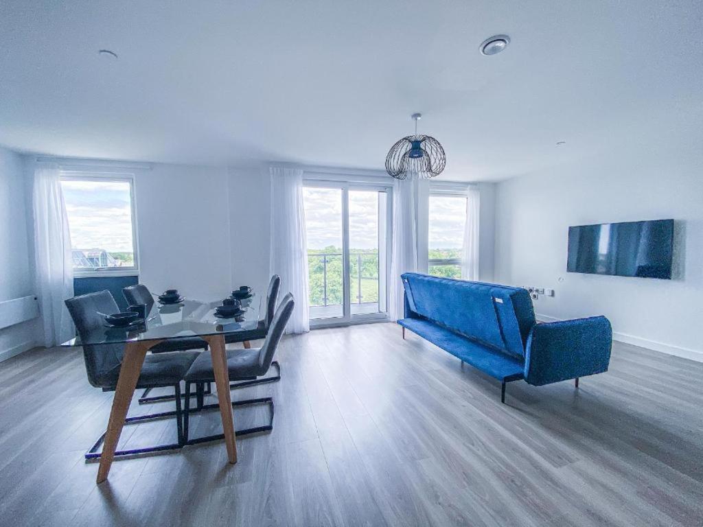 Bayard Plaza Penthouse Apartments Питерборо Екстериор снимка